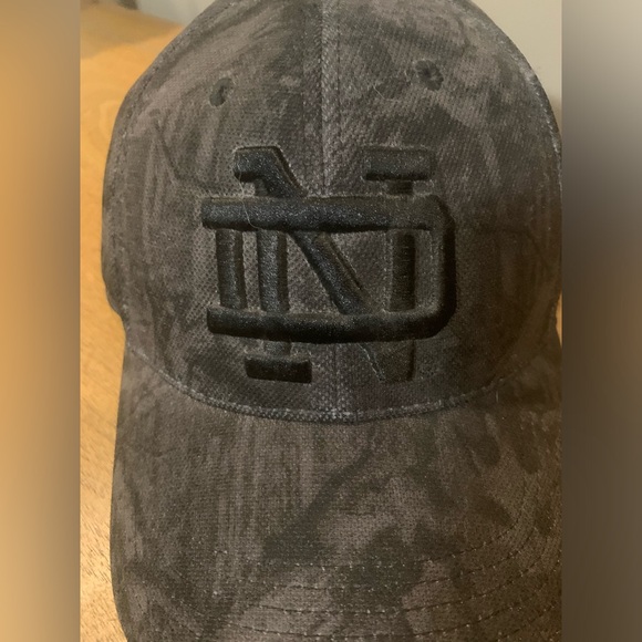 Notre Dame Hat, Top of the World, Memory Fit Black Camo Hat, One Size - Picture 2 of 14